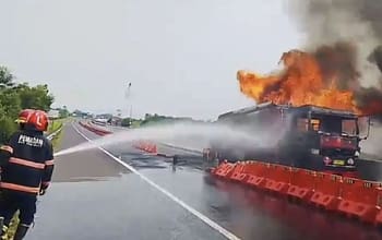 Truk Tangki Angkut 25.000 Liter BBM Terbakar di Tol Cisumdawu, Kerugian Capai Rp 3,2 M Regional 4 Juni 2026